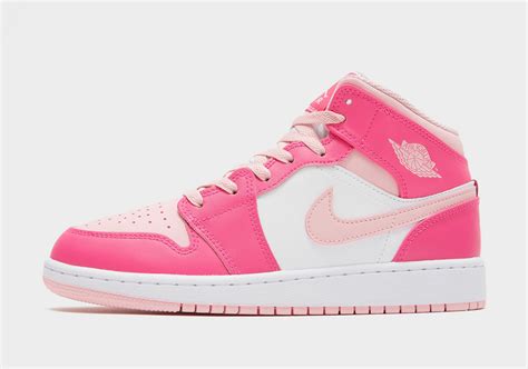 Roze Jordan sneakers .